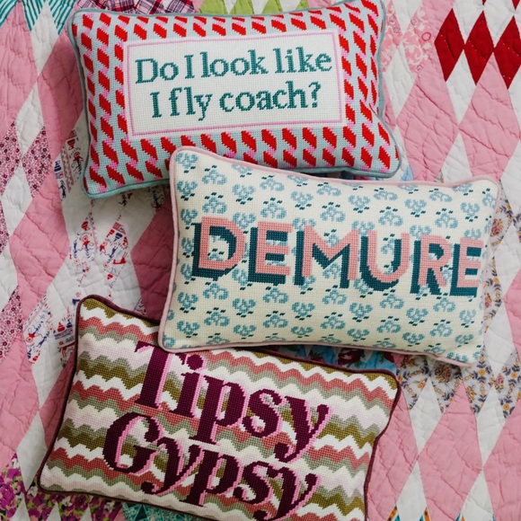 NWT/SEALED Furbish “Demure” Embroidered Needlepoint Accent Pillow - Picture 6 of 6